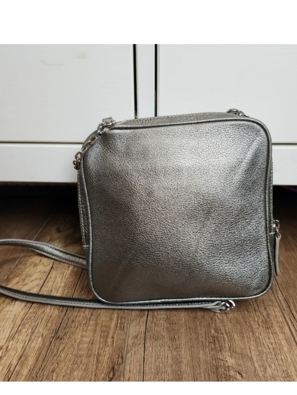 Vera Bradley Women's leather Elena Sycamore Square Crossbody metallic silver - Picture 3 of 16